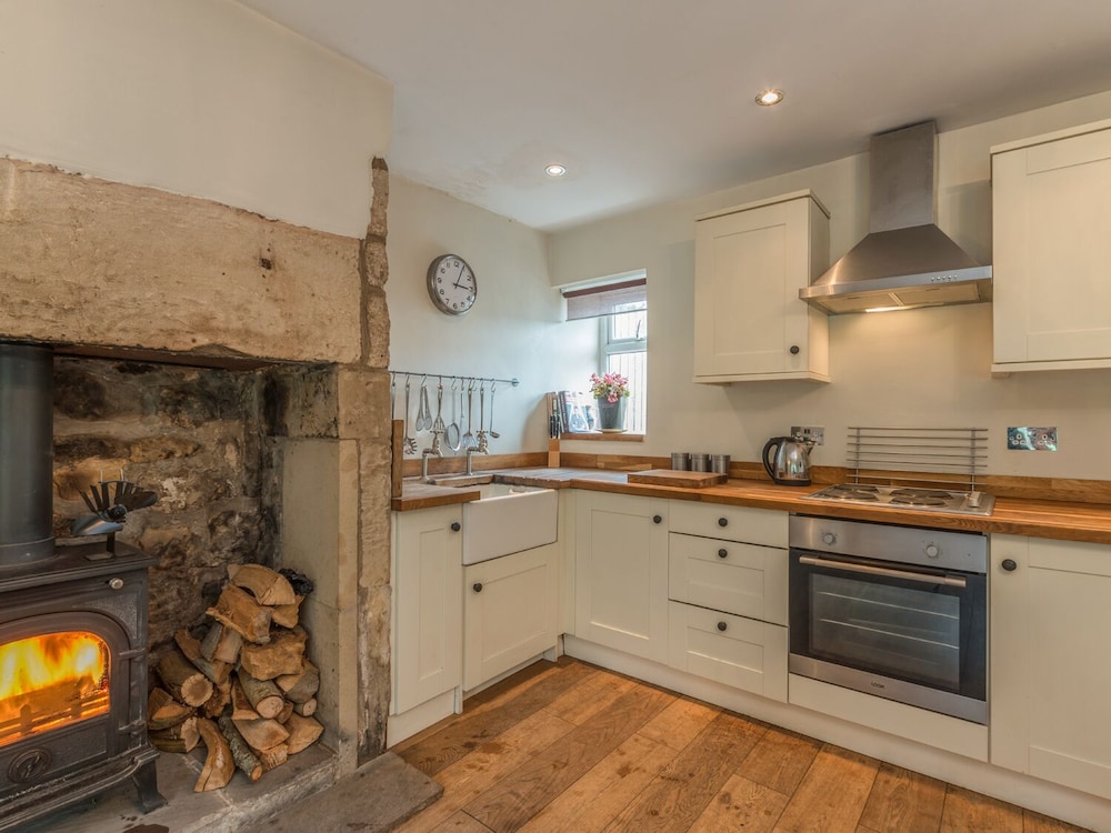 Ryehill Farm Cottage view 5