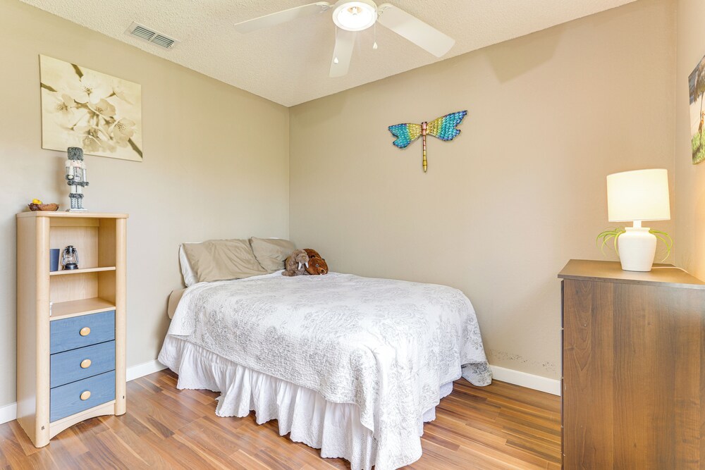 6 Mi to Beach: Port St Lucie Home w/ Fenced Yard