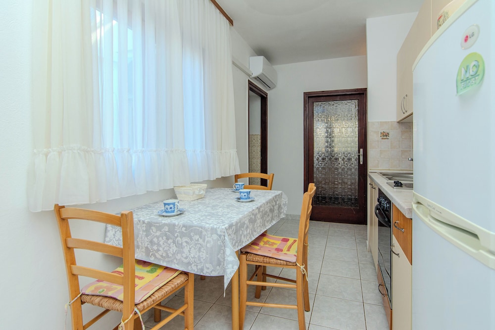 Apartments Kurta