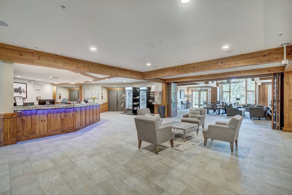 Updated, Modern Townhome With Private Garage 2 Bedroom Condo