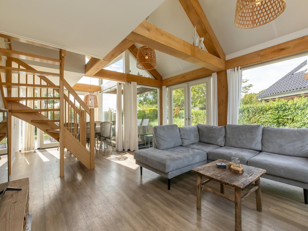 Enjoy Luxury and Comfort in Holiday Villa Kavel 10