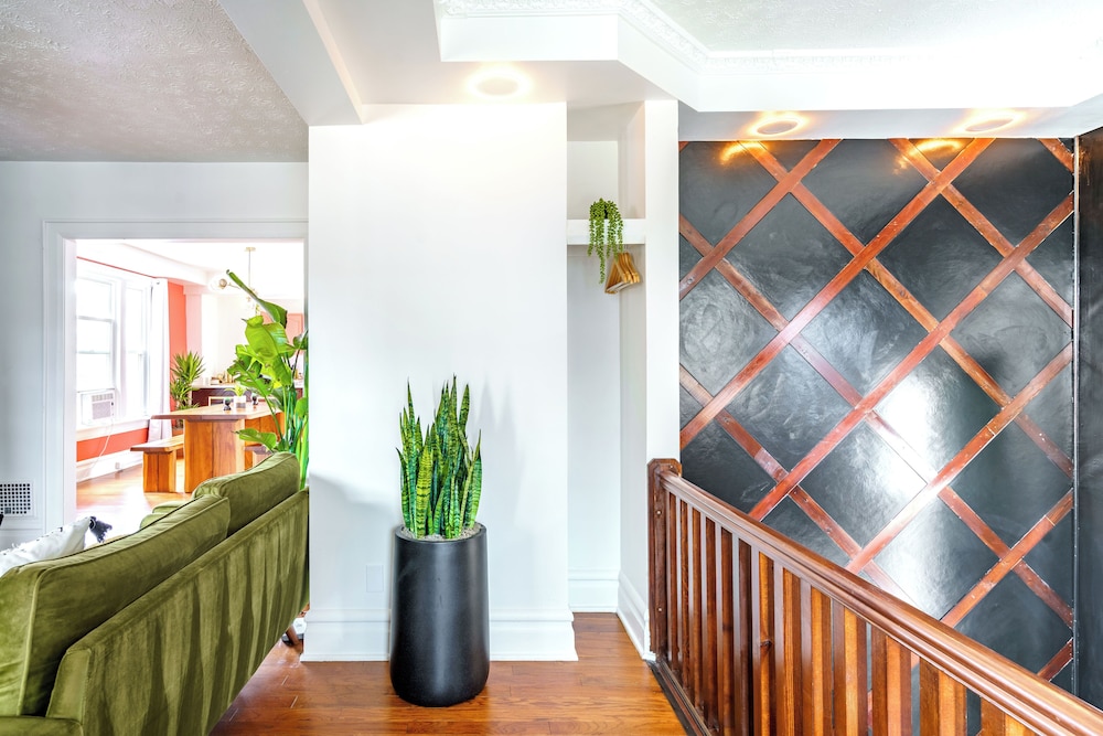Jungle House Boutique Suites – Short North & Convention Center