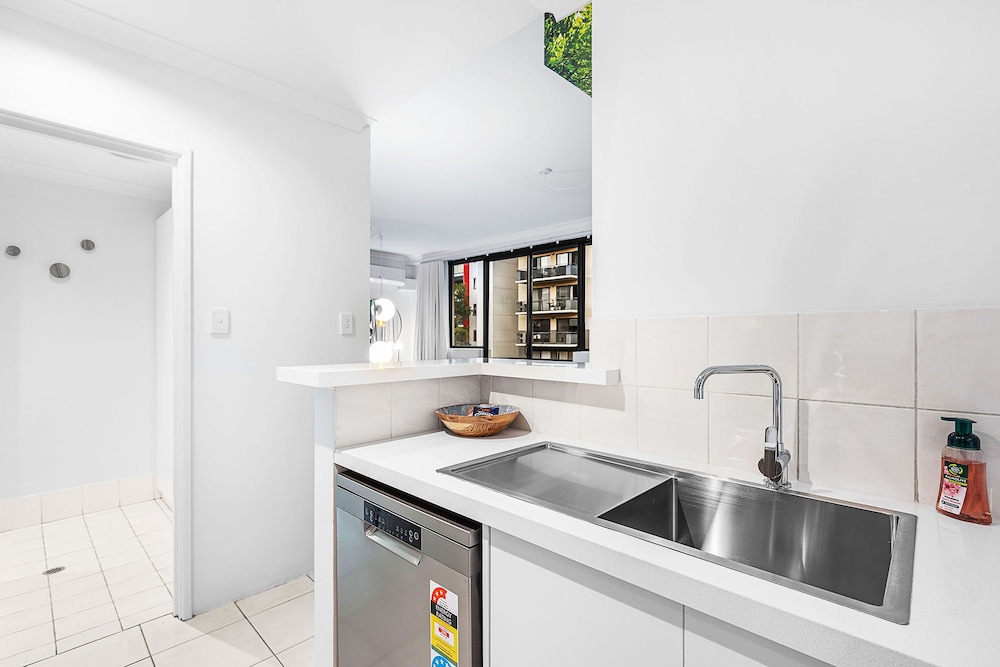 Bespoke East Perth - Sleeps 2 - Superior Wifi