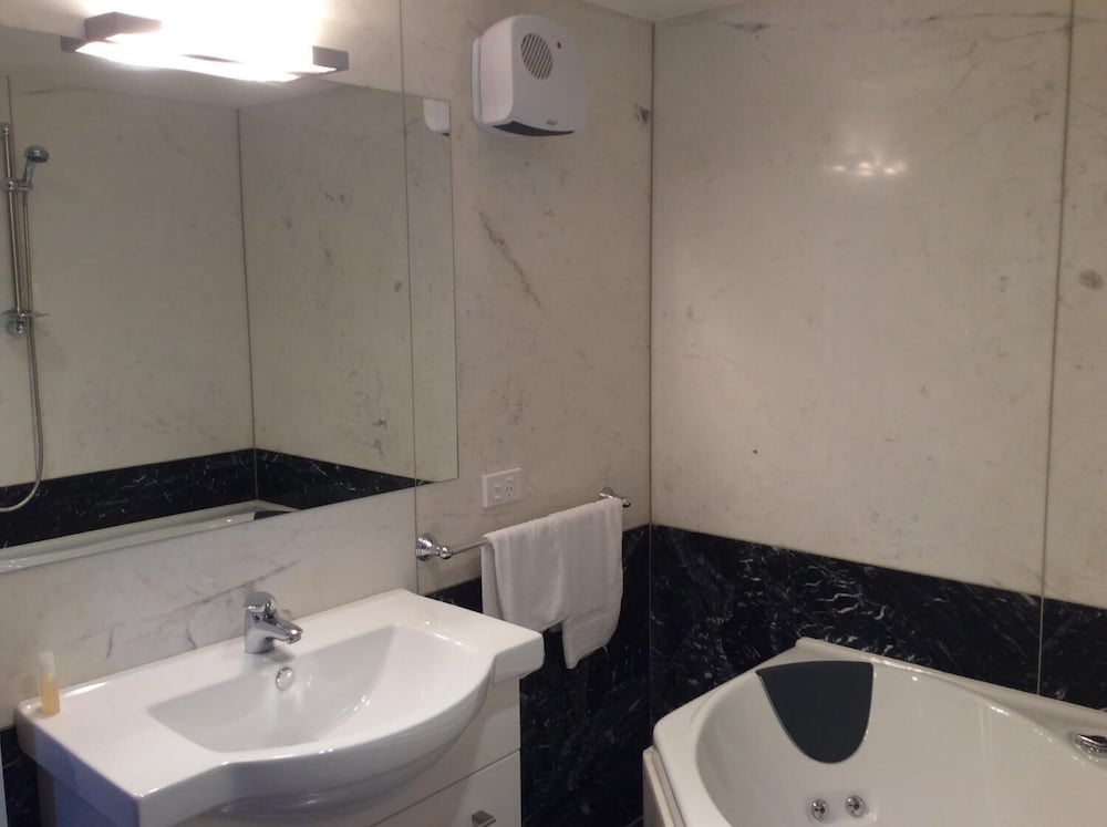 Golf Course Road Chalets — photo 9