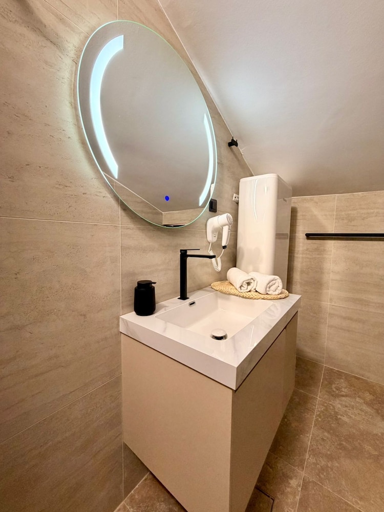 Lunamare Apartments