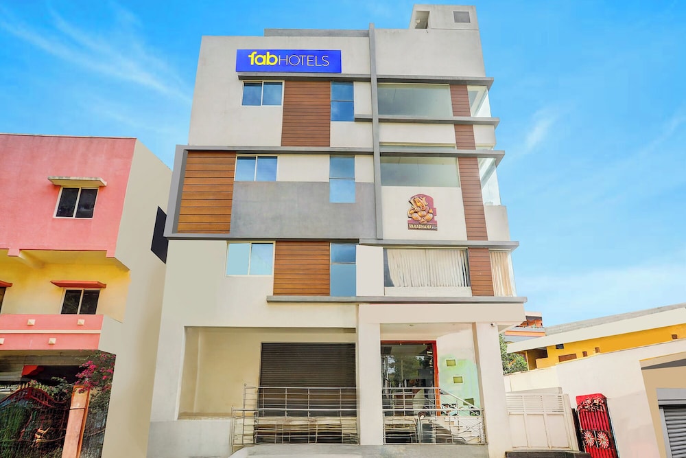 FabHotel Royal Suites - Yeshwanthpur