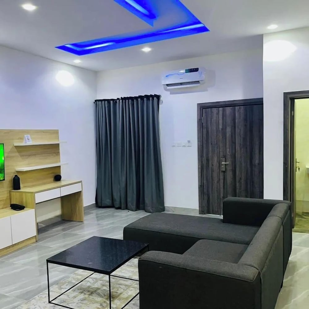 Urban Edge Comfort Apartment