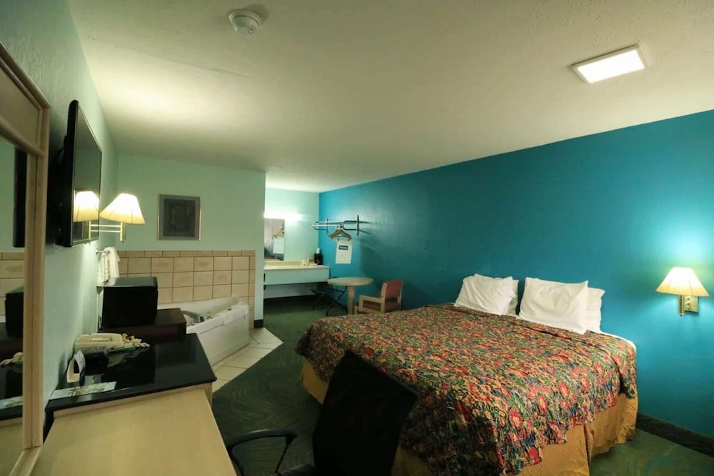 Orlando Vacations - Travelodge by Wyndham Parkersburg - Property Image 20
