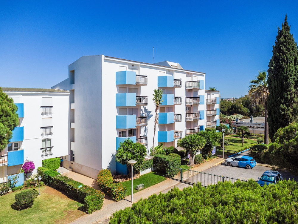 1BR Apartment with Pool at Lago Azul