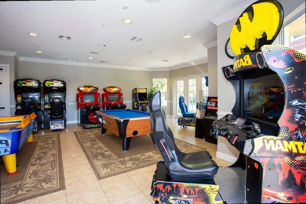 Spacious 2Bd Condo - Pool Hot Tub - Near I-drive