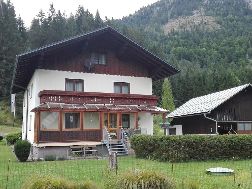 Charming Holiday Home in Gosau