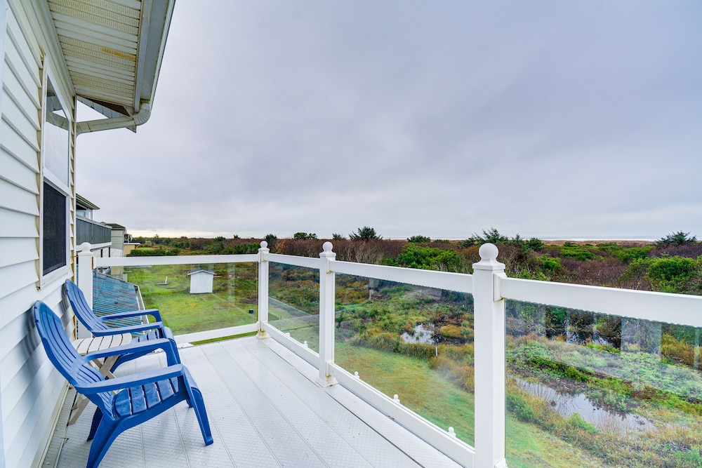 Ocean Shores Condo Rental w/ View - Walk to Beach! view 3