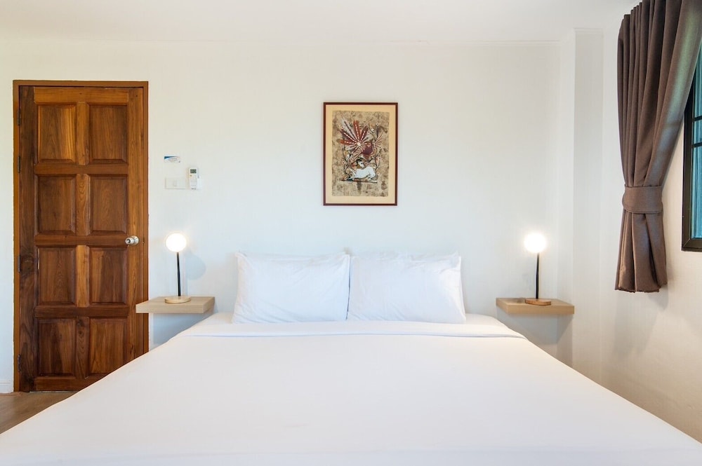 Dolphin Bay Beach Resort