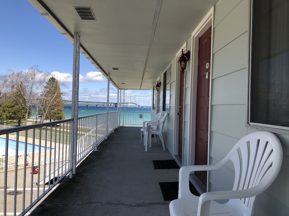 Riviera Motel