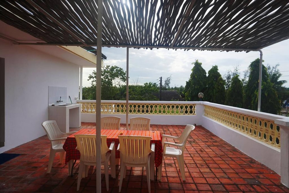 Siku Moja Villa - Beautiful Beach Family Villa view 5