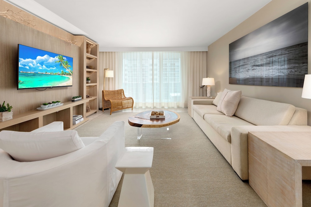 Luxury Vacation Rentals at 1 Hotel & Homes by LRMB
