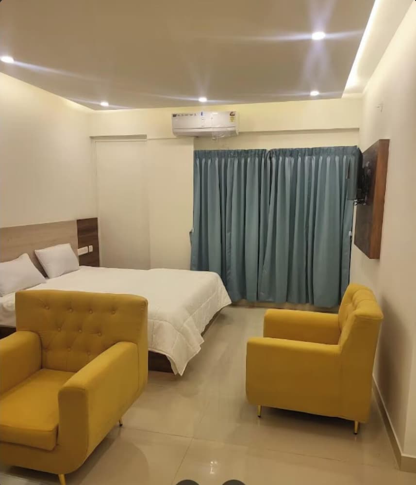 VRB HOTEL AND RESTAURANT