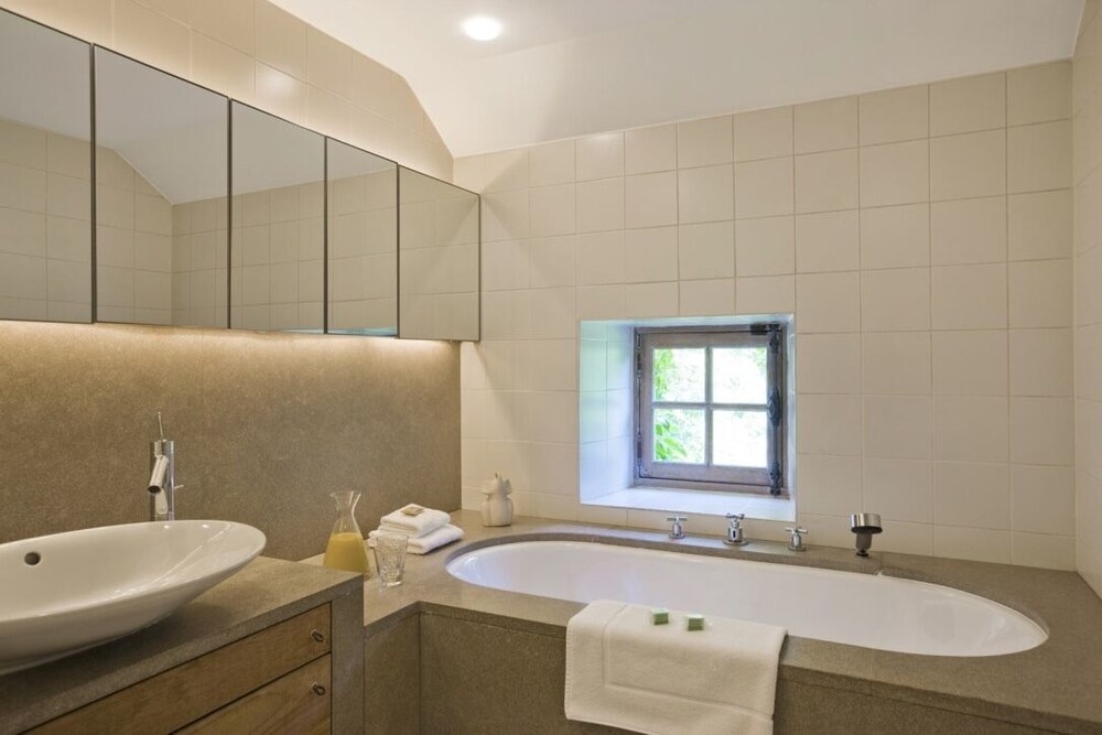 Indrani Lodge