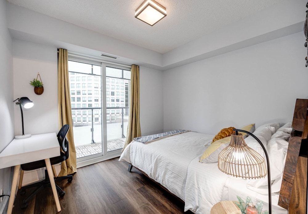 Applewood Suites - CN Tower & Convention