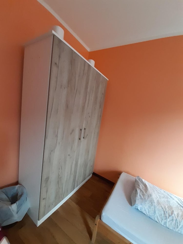 2-Rent Group Hostel Rooms&Apartments TUB19A