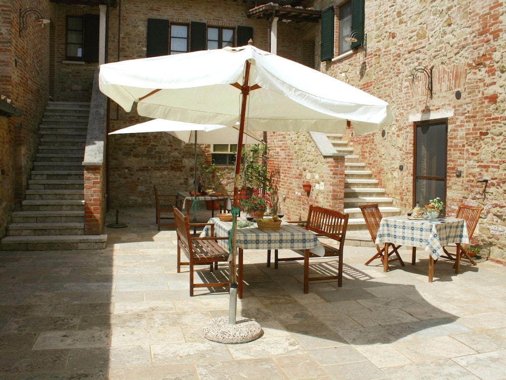 Farmhouse in Asciano With Pool & BBQ view 5