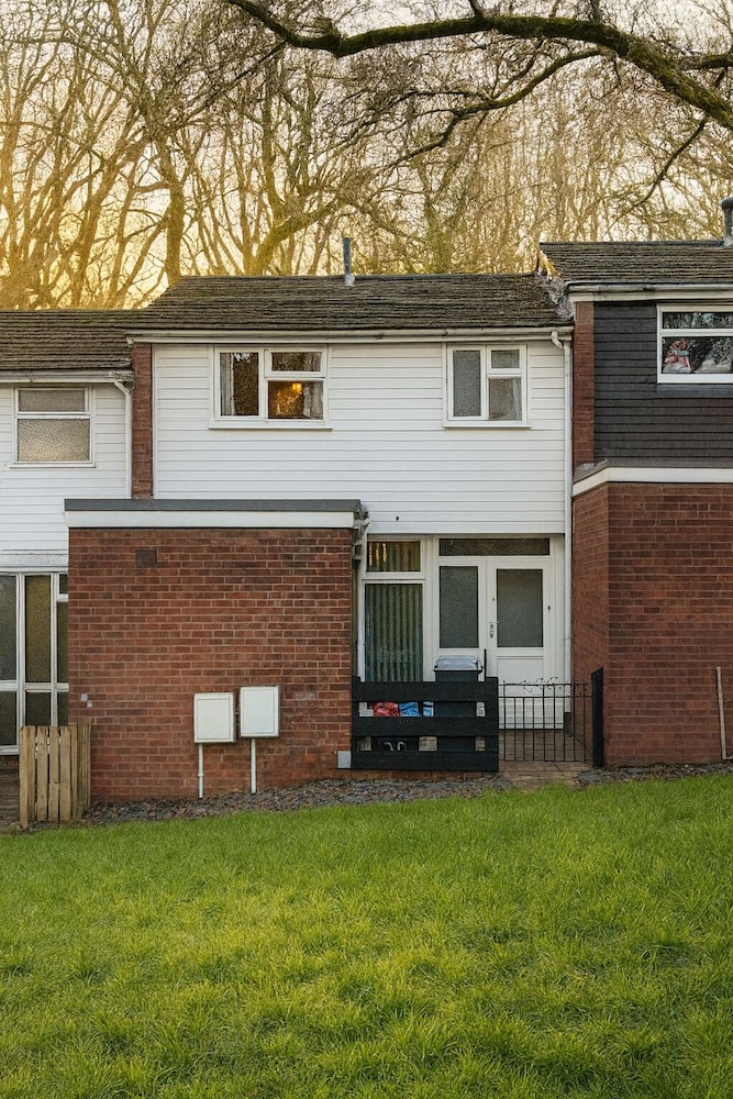 25 Ellwood path