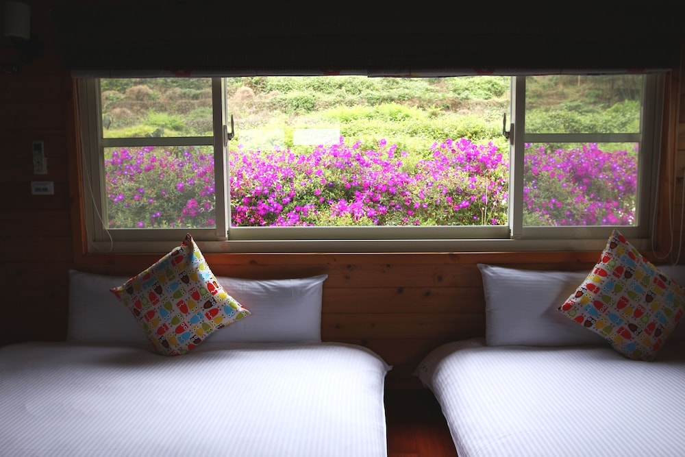 Sitou Flora's House B&B