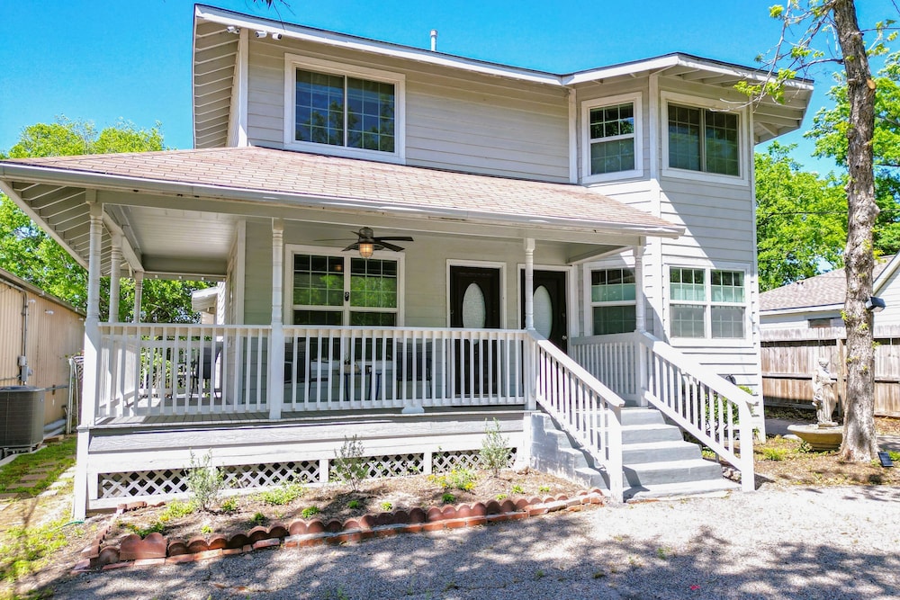 Conroe Home w/ Enclosed Deck: Pets Welcome! - Property Image 6
