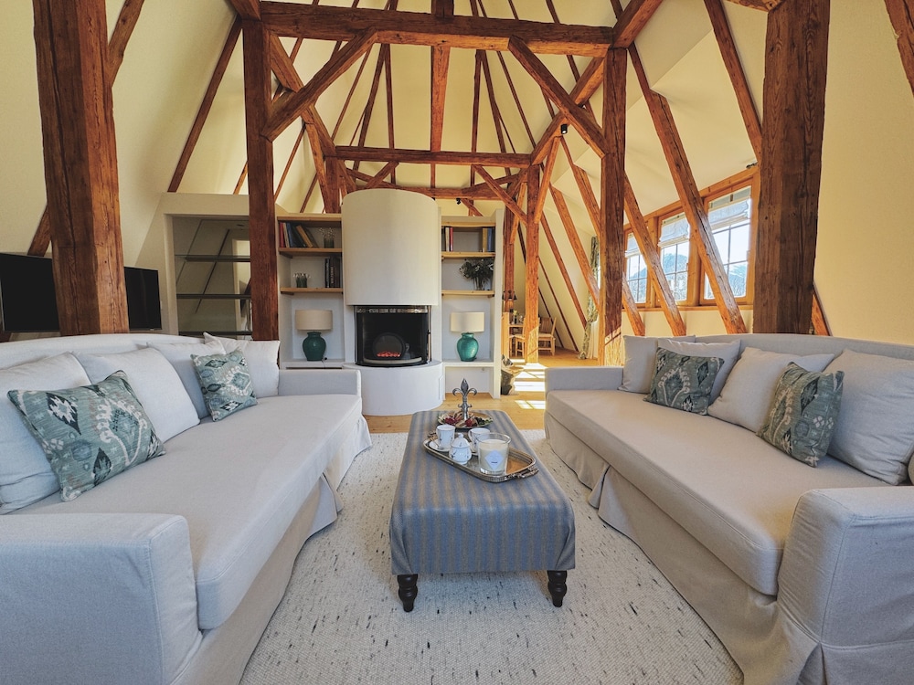 TURM KAPS Luxury Home by Belle Stay