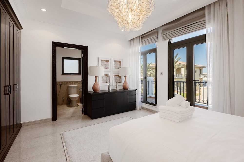 Villa on Beach w Private Pool The Palm Jumeirah
