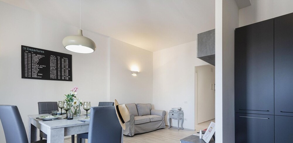 Contemporary Apartment in Sturla by Wonderful Italy view 2