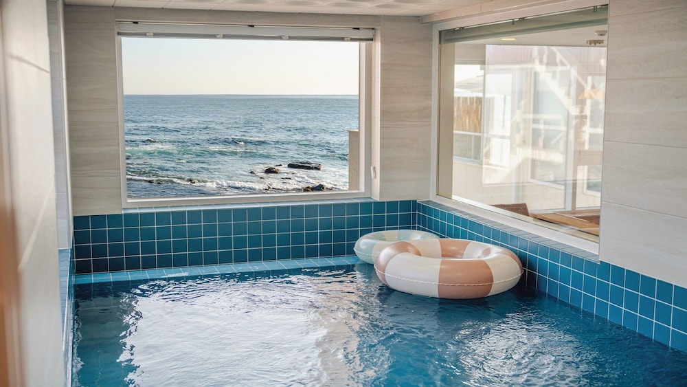Donghae Badadam Ocean View Spa Pool Vill