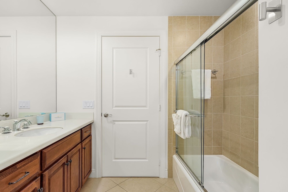 Waterside #835: Bayscape Bliss 3br/2ba Condo W/ Pool! 3 Bedroom Condo