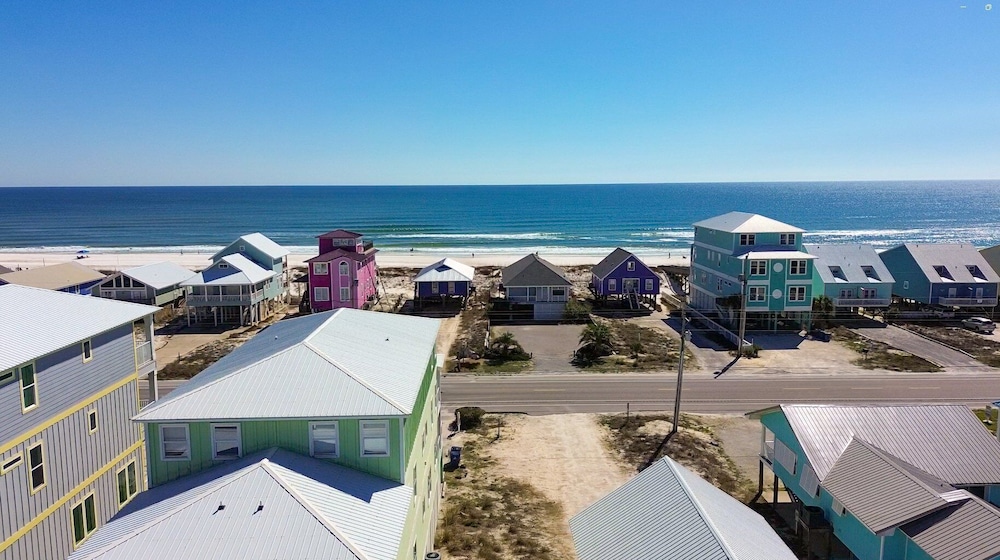 Charming 3br/2ba Boho Beach Cottage in Gulf Shores
