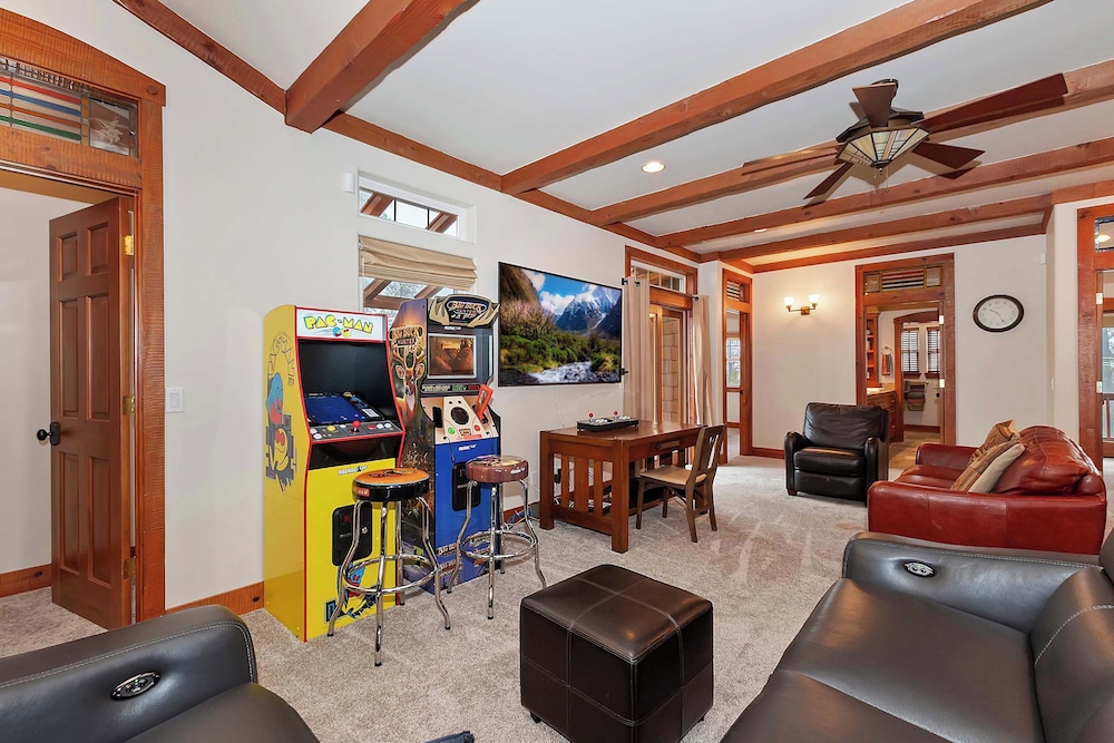 Matterhorn Peak Lodge – Upscale Mountain Escape
