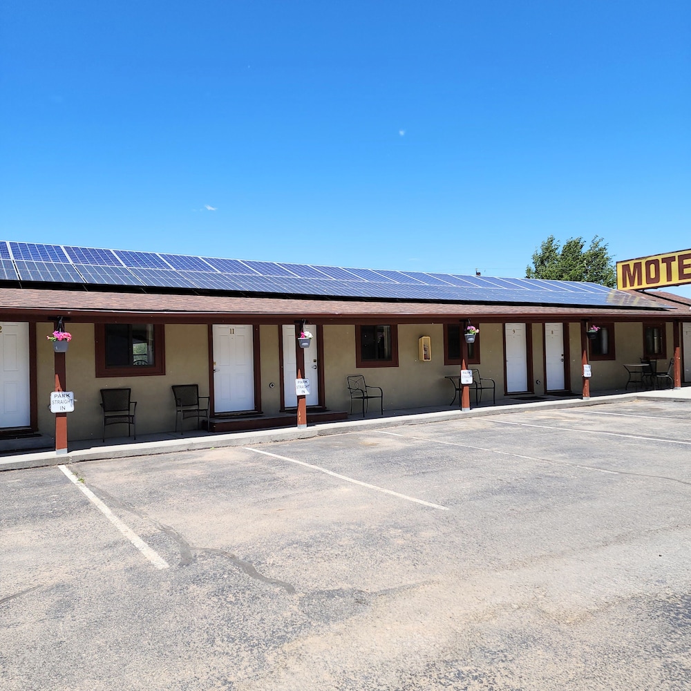 Canyon Motel - Property Image 28