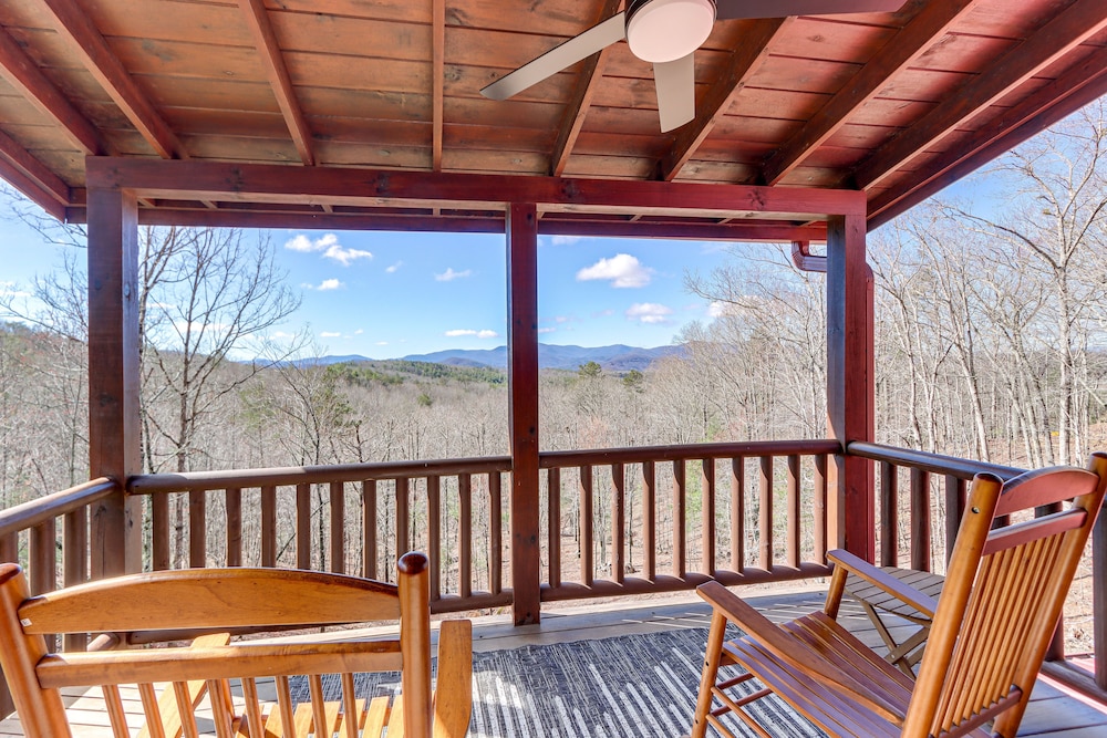 Kid-friendly Morganton Gem: 10 Mi to Blue Ridge! view 4