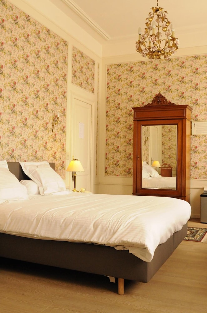 Fine Fleur Bed & Breakfast