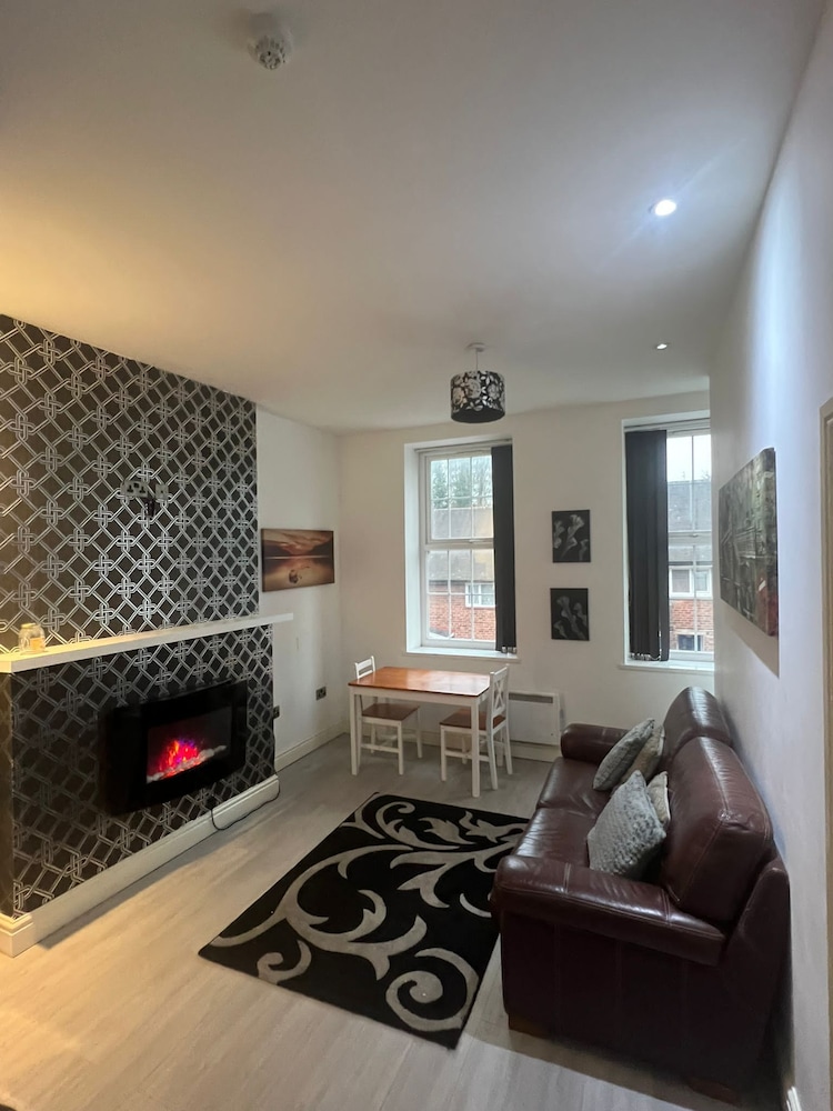 Immaculate 1-bed Apartment in Birmingham view 4
