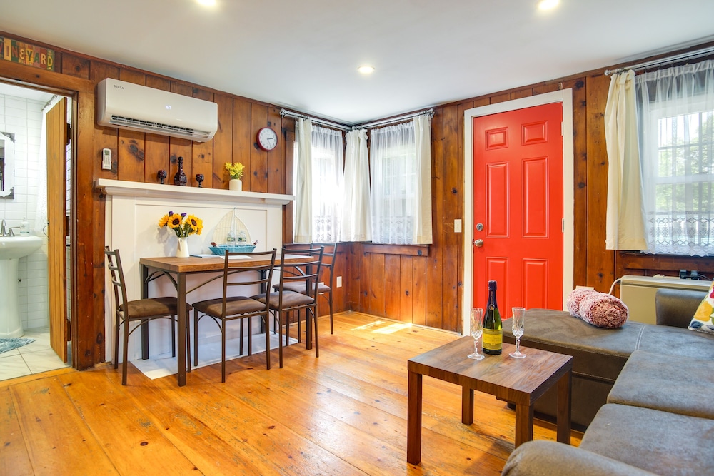 Hot Tub & Kayaks: Dog-friendly House in Yarmouth