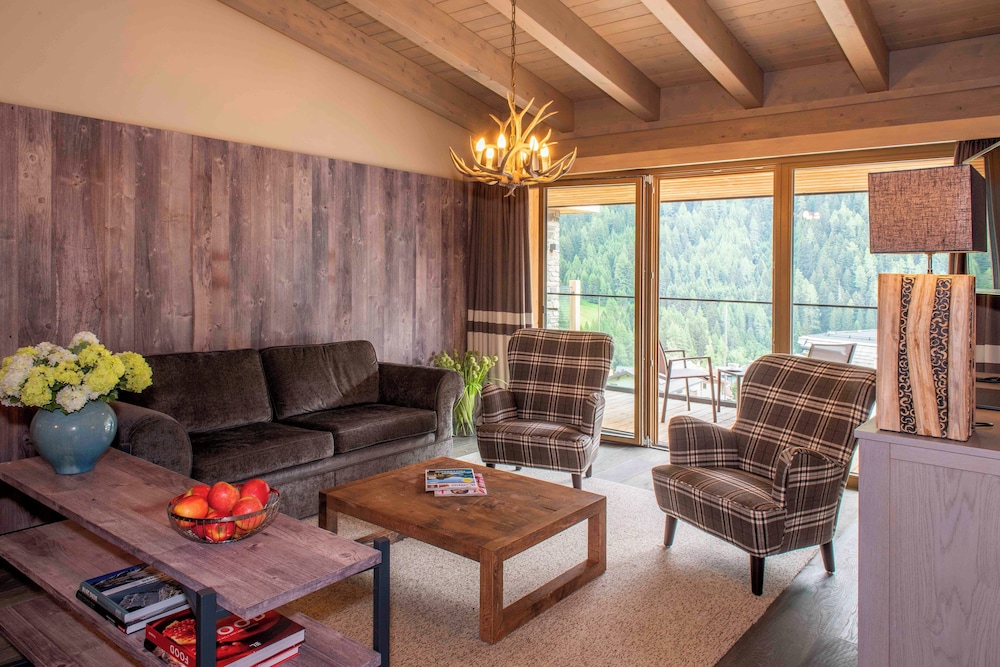 Mountain Spa Residences