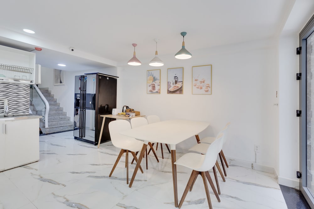 Saigon Authentic Hostel & Tours