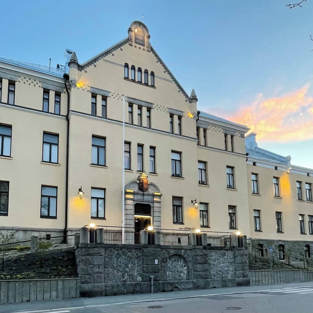 Historical 1BR Penthouse with Sauna