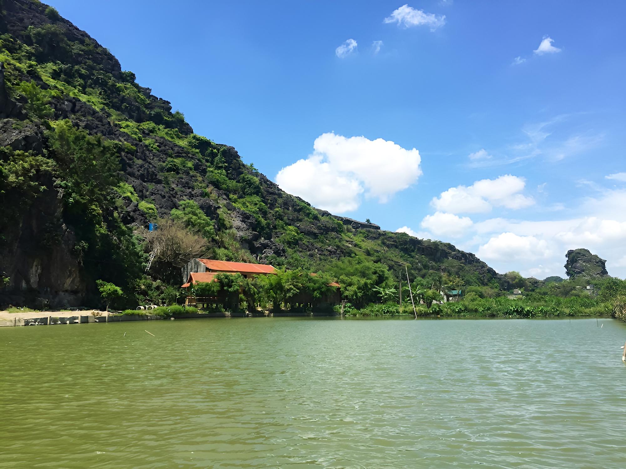Trang An Lim Garden