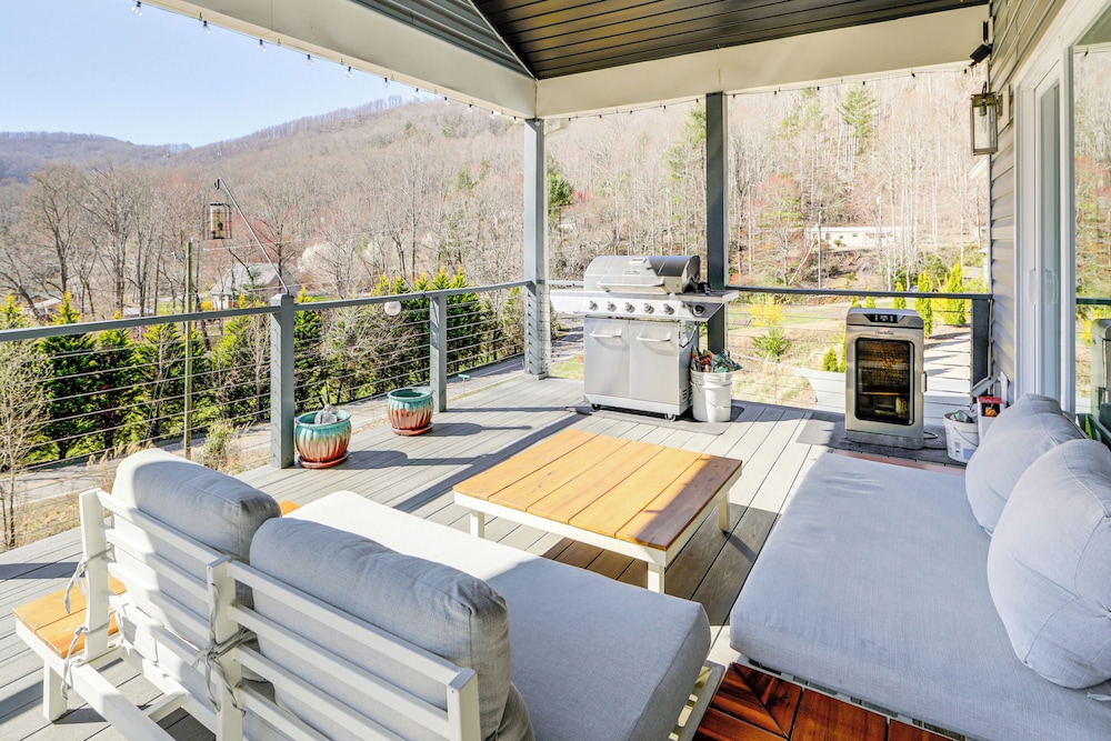 7 Mi to Dtwn Asheville: Apt w/ Sauna Access!