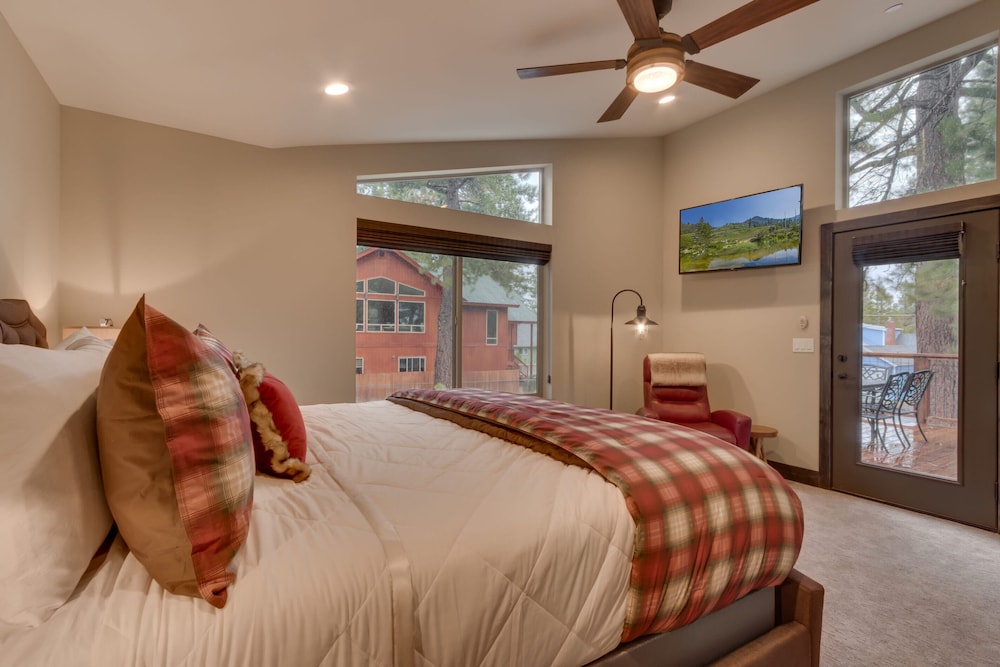 Silver Pines - Ski or Summer 30+ day Home