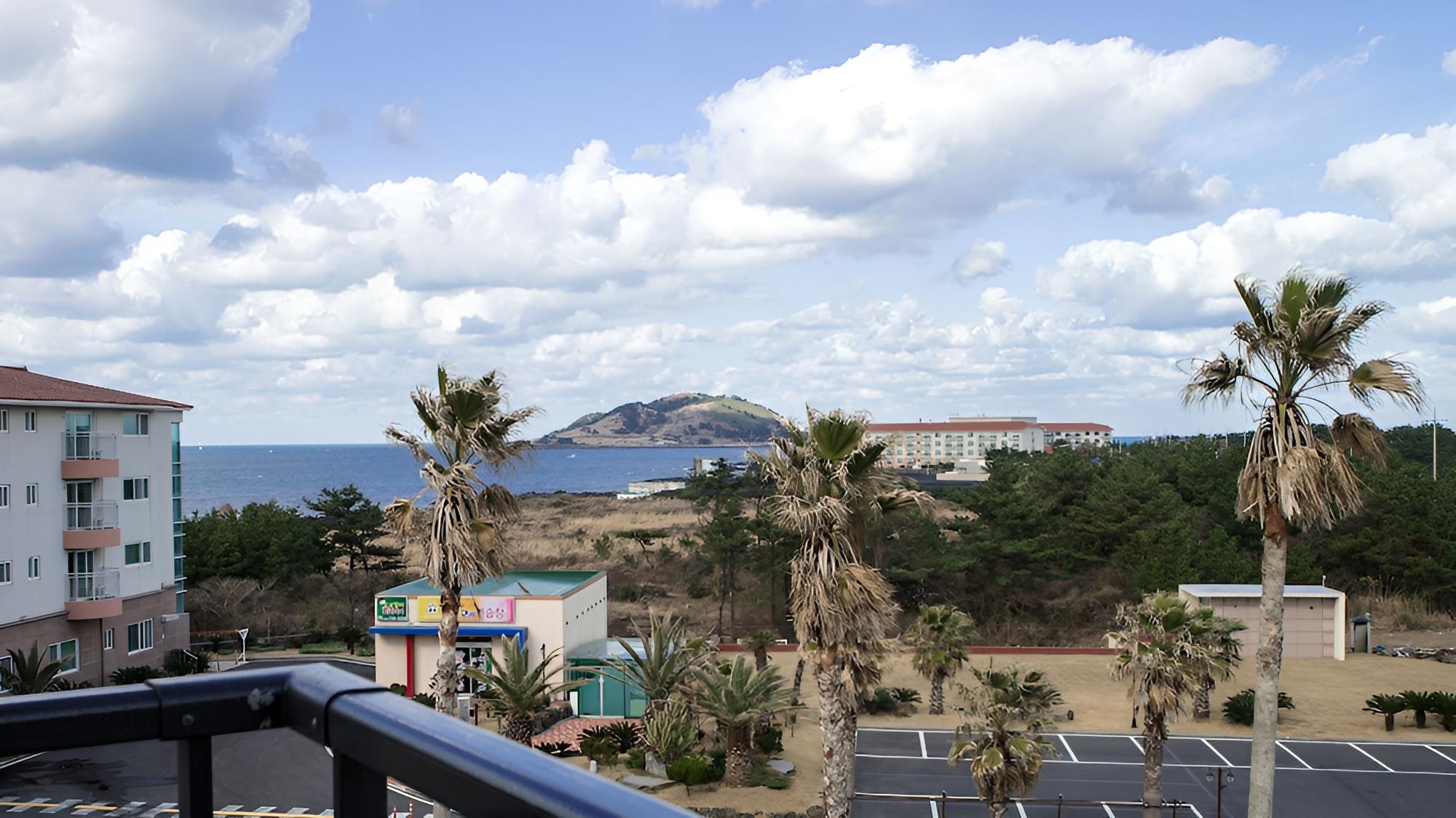 Blue Hawaii Hotel