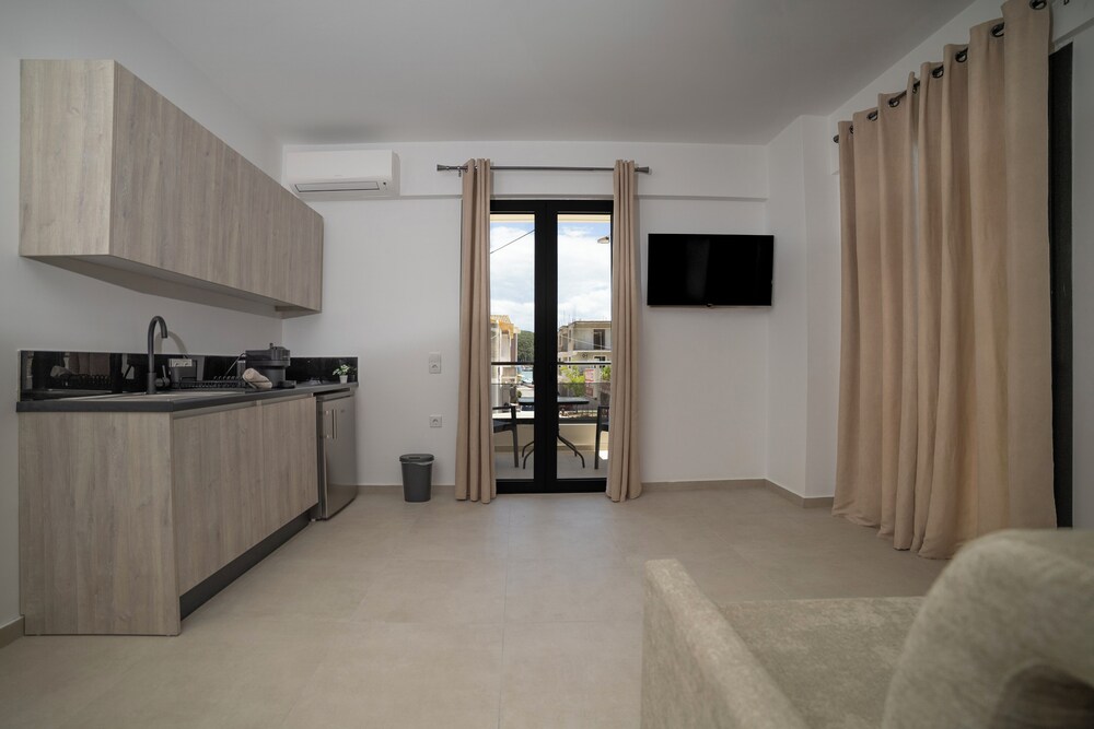 NS Apartments Nydri