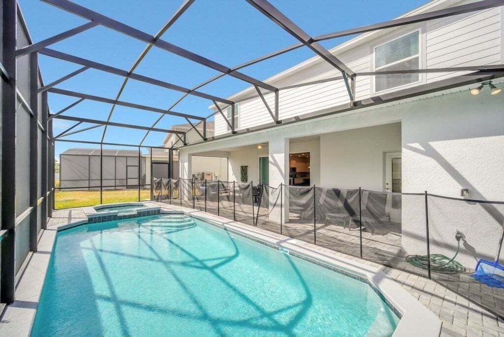 Everyone's Family Fun Home, Slides In Kids Rooms 10 Bedroom Villa