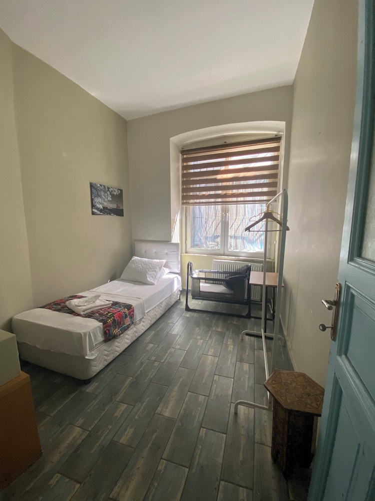 Taksim Sofa House